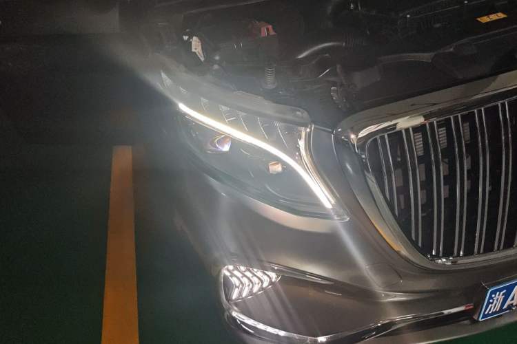 Used Mercedes-Benz V-Class 2022 V 260 L Long Wheelbase Prestige Edition Right Front Headlight