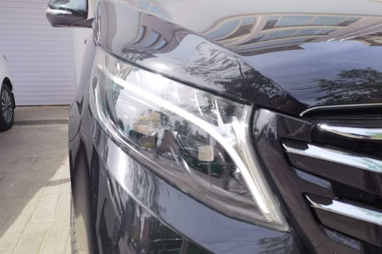 Used Mercedes-Benz V-Class 2022 V 260 Prestige Edition Right Front Headlight
