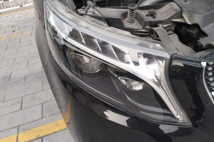 Used Mercedes-Benz V-Class 2022 V 260 L Long-wheelbase Luxury Edition Right Front Headlight