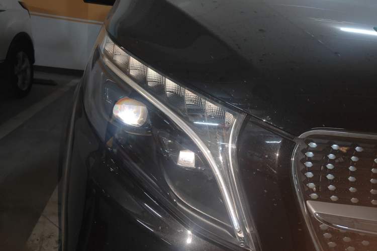 Used Mercedes-Benz V-Class 2022 V 260 L Long-wheelbase Luxury Edition Right Front Headlight