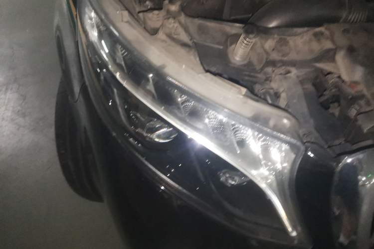 Used Mercedes-Benz V-Class 2022 V 260 Avantgarde Edition Right Front Headlight
