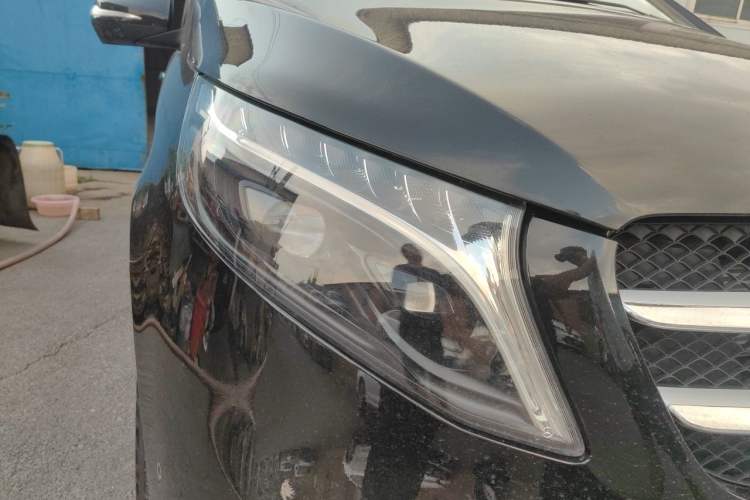Used Mercedes-Benz V-Class 2022 V 260 Prestige Edition Right Front Headlight