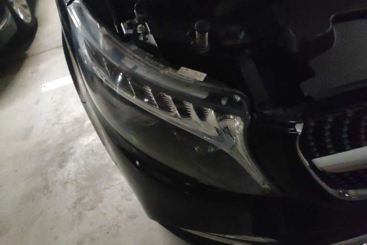 Used Mercedes-Benz V-Class 2022 V 260 L Long-wheelbase Luxury Edition Right Front Headlight