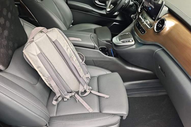 Used Mercedes-Benz V-Class 2022 V 260 L Long-wheelbase Luxury Edition Right Front Seat