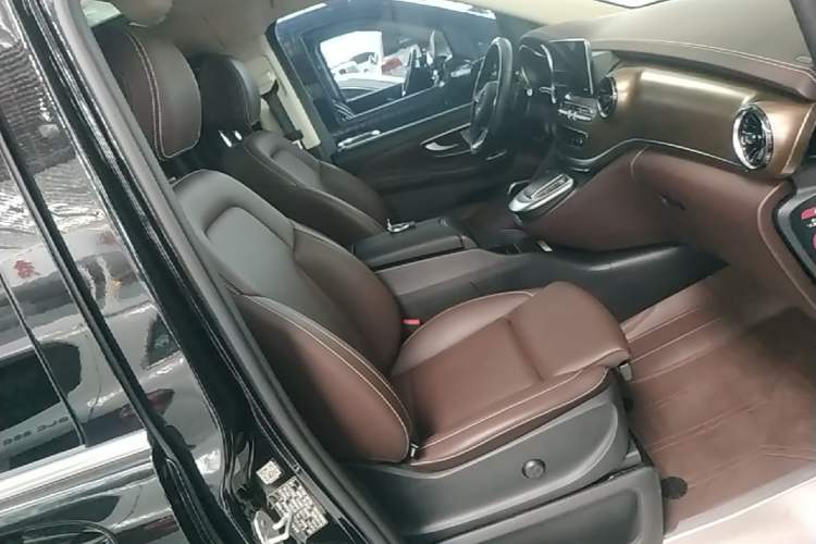Used Mercedes-Benz V-Class 2022 V 260 L Long-wheelbase Luxury Edition Right Front Seat