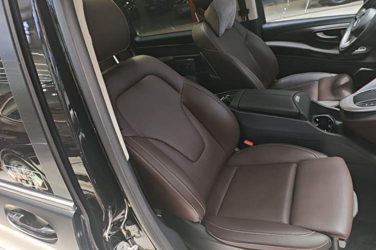 Used Mercedes-Benz V-Class 2022 V 260 L Long-wheelbase Luxury Edition Right Front Seat