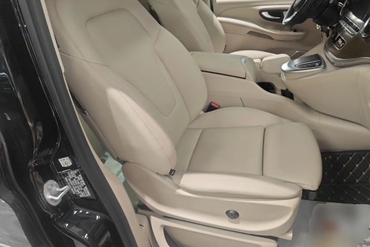 Used Mercedes-Benz V-Class 2022 V 260 L Long Wheelbase Prestige Edition Right Front Seat