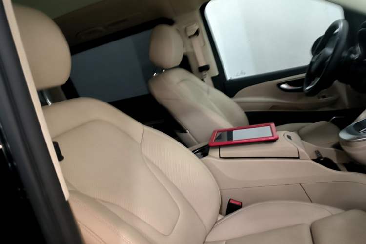 Used Mercedes-Benz V-Class 2022 V 260 Prestige Edition Right Front Seat