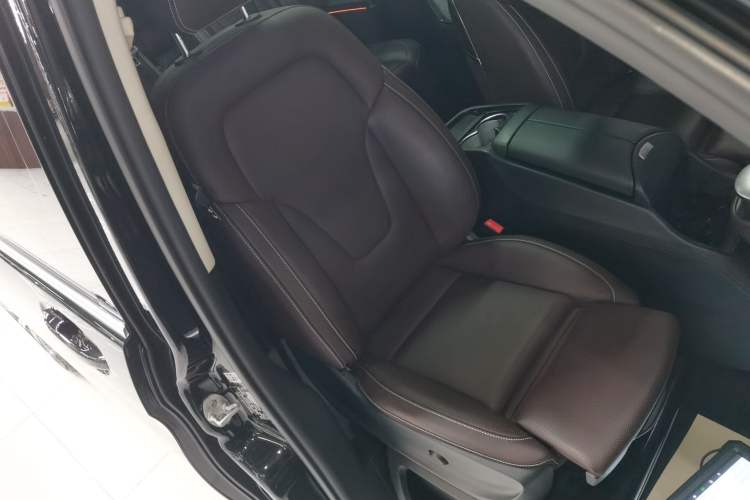Used Mercedes-Benz V-Class 2022 V 260 L Long-wheelbase Luxury Edition Right Front Seat