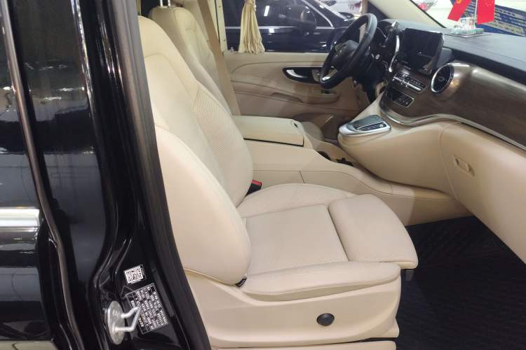 Used Mercedes-Benz V-Class 2022 V 260 L Long-wheelbase Luxury Edition Right Front Seat