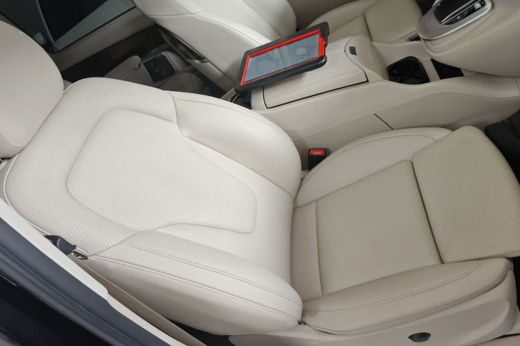 Used Mercedes-Benz V-Class 2022 V 260 L Long Wheelbase Prestige Edition Right Front Seat