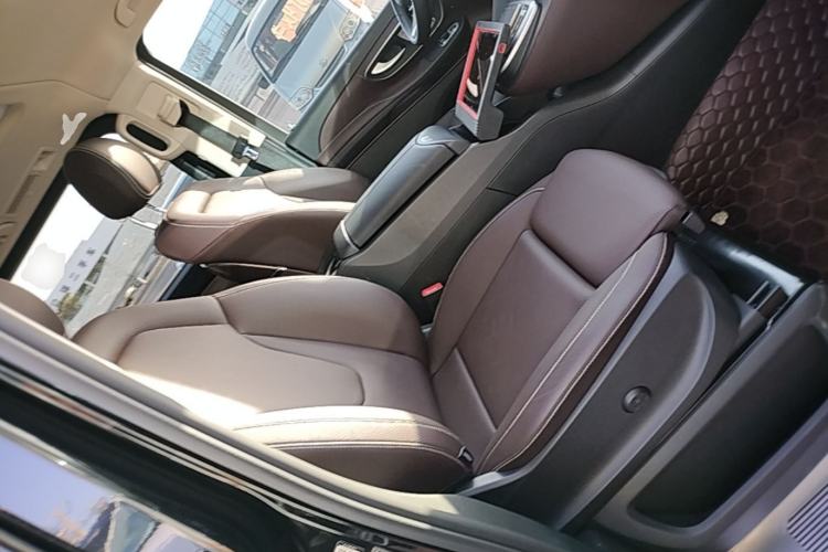 Used Mercedes-Benz V-Class 2022 V 260 L Long Wheelbase Prestige Edition Right Front Seat