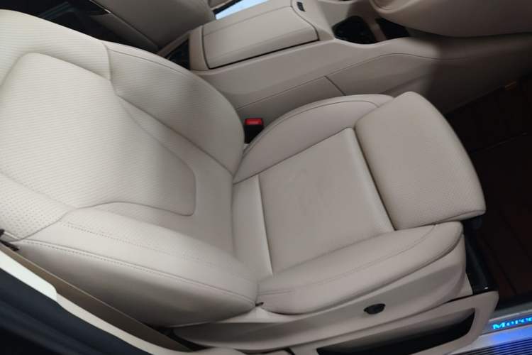 Used Mercedes-Benz V-Class 2022 V 260 L Long Wheelbase Prestige Edition Right Front Seat