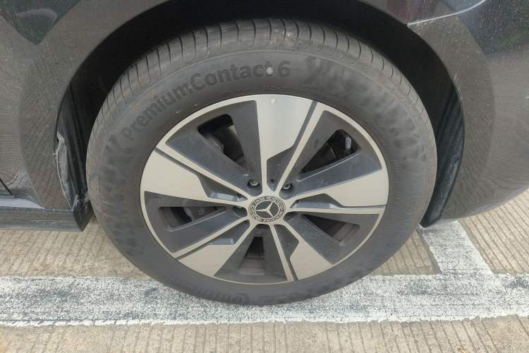 Used Mercedes-Benz V-Class 2022 V 260 L Long Wheelbase Prestige Edition Right Front Wheel Hub