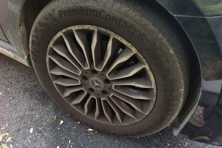 Used Mercedes-Benz V-Class  Right Front Wheel Hub