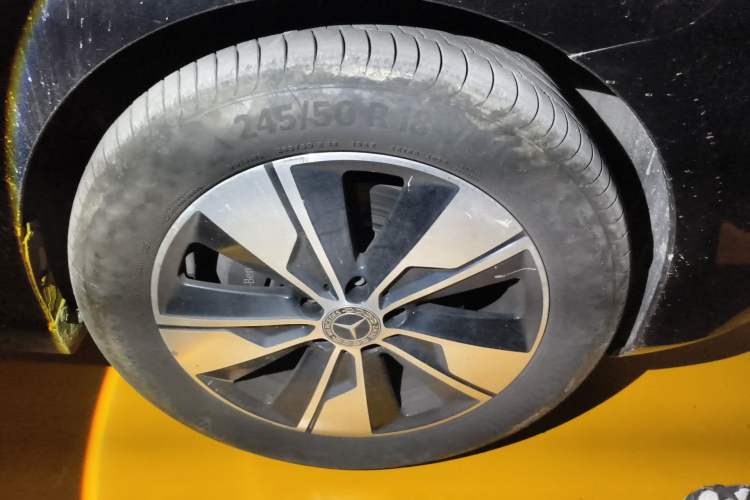 Used Mercedes-Benz V-Class 2022 V 260 L Long Wheelbase Prestige Edition Right Front Wheel Hub