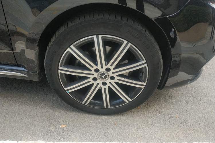 Used Mercedes-Benz V-Class 2022 V 260 L Long-wheelbase Luxury Edition Right Front Wheel Hub