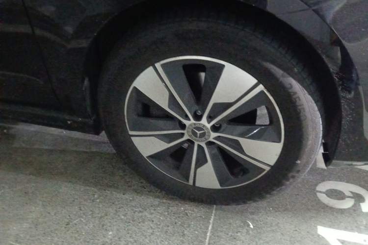 Used Mercedes-Benz V-Class 2022 V 260 L Long Wheelbase Prestige Edition Right Front Wheel Hub