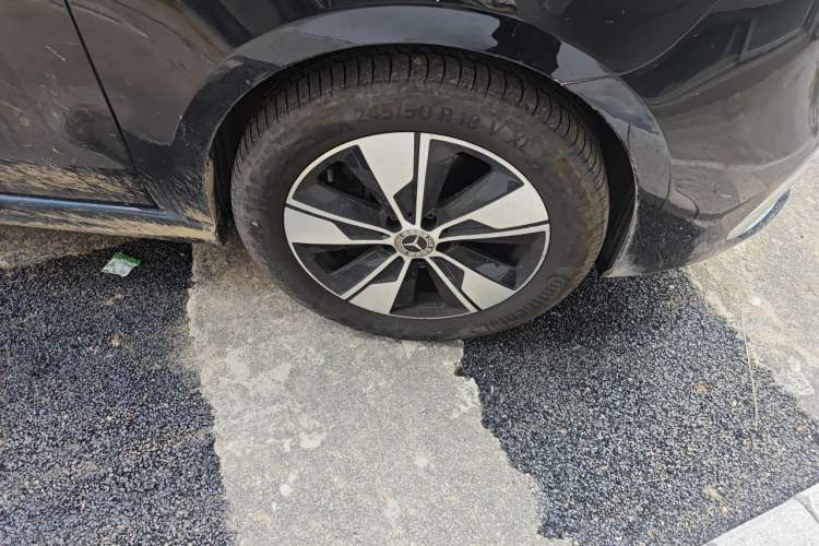 Used Mercedes-Benz V-Class 2022 V 260 L Long Wheelbase Prestige Edition Right Front Wheel Hub