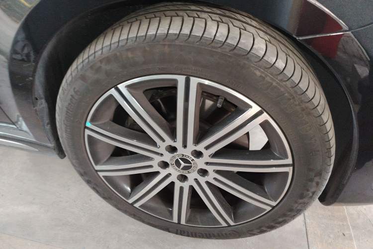 Used Mercedes-Benz V-Class 2022 V 260 L Long-wheelbase Luxury Edition Right Front Wheel Hub