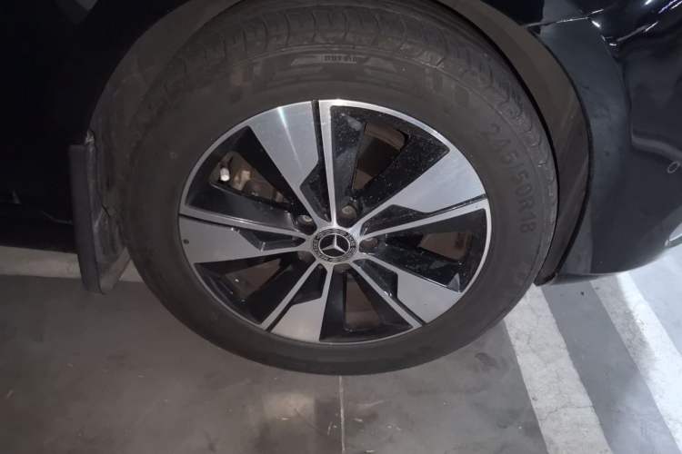 Used Mercedes-Benz V-Class 2022 V 260 L Long Wheelbase Prestige Edition Right Front Wheel Hub