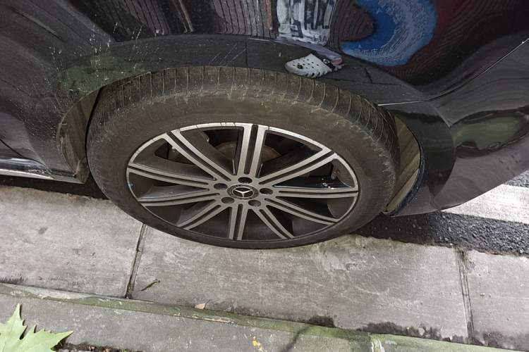 Used Mercedes-Benz V-Class 2022 V 260 L Long-wheelbase Luxury Edition Right Front Wheel Hub