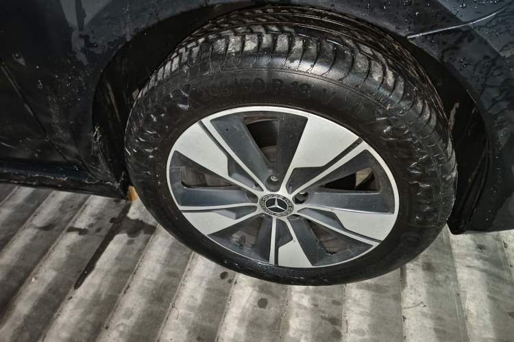 Used Mercedes-Benz V-Class 2022 V 260 L Long Wheelbase Prestige Edition Right Front Wheel Hub