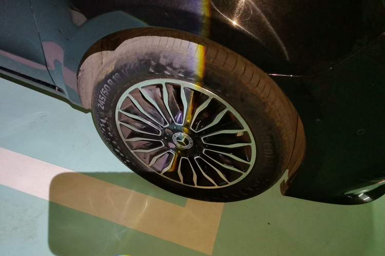 Used Mercedes-Benz V-Class  Right Front Wheel Hub