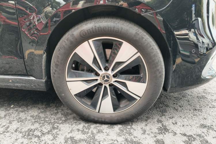 Used Mercedes-Benz V-Class 2022 V 260 Prestige Edition Right Front Wheel Hub