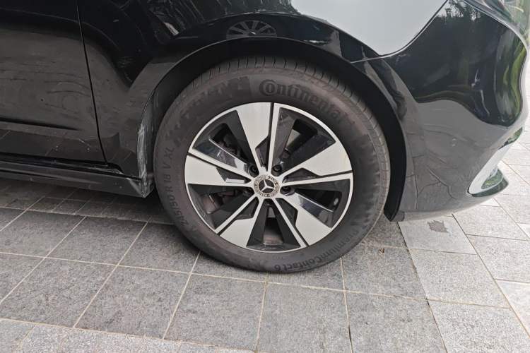 Used Mercedes-Benz V-Class 2022 V 260 L Long Wheelbase Prestige Edition Right Front Wheel Hub