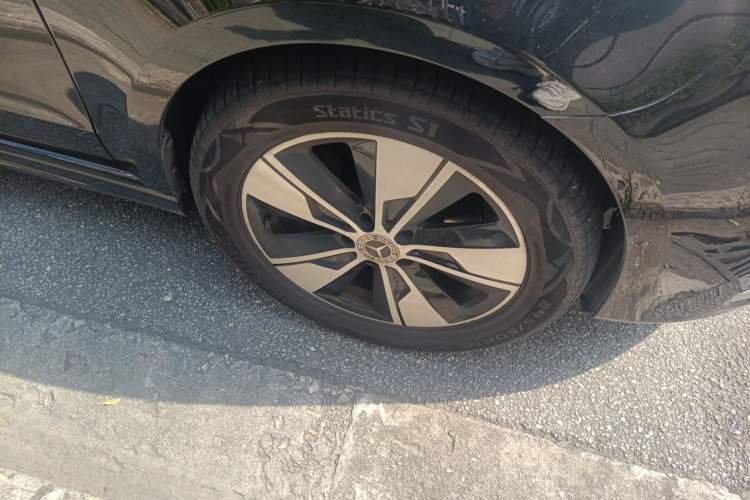 Used Mercedes-Benz V-Class 2022 V 260 L Long Wheelbase Prestige Edition Right Front Wheel Hub