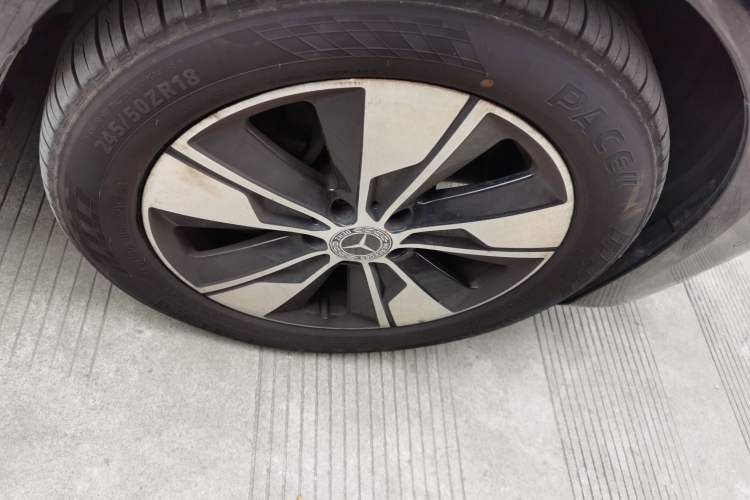 Used Mercedes-Benz V-Class 2022 V 260 L Long Wheelbase Prestige Edition Right Front Wheel Hub