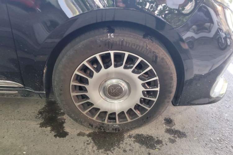 Used Mercedes-Benz V-Class  Right Front Wheel Hub
