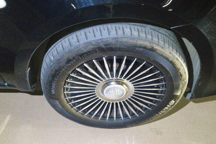 Used Mercedes-Benz V-Class  Right Front Wheel Hub