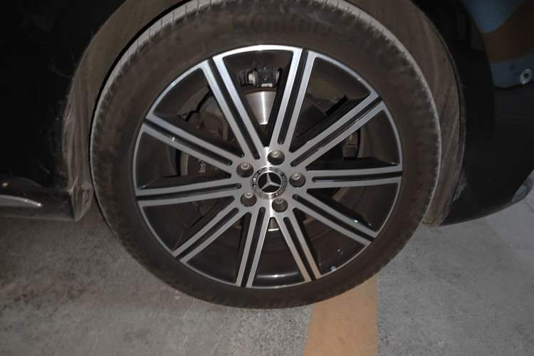 Used Mercedes-Benz V-Class 2022 V 260 L Long-wheelbase Luxury Edition Right Front Wheel Hub