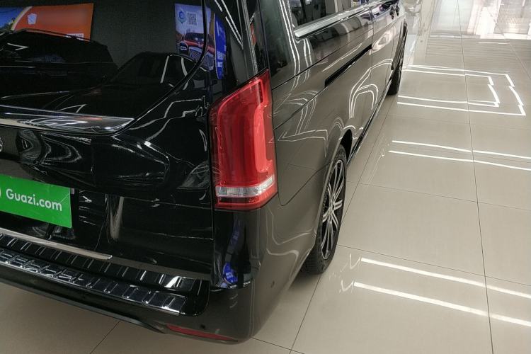 Used Mercedes-Benz V-Class 2022 V 260 L Long-wheelbase Luxury Edition Right Rear Taillight