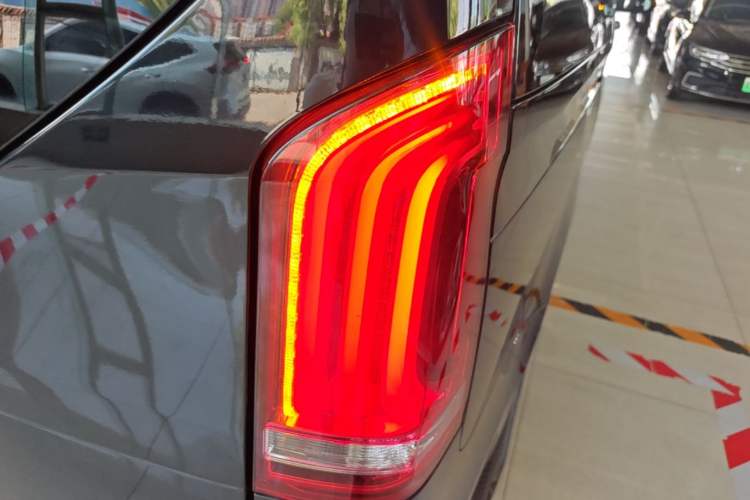 Used Mercedes-Benz V-Class 2022 V 260 Prestige Edition Right Rear Taillight
