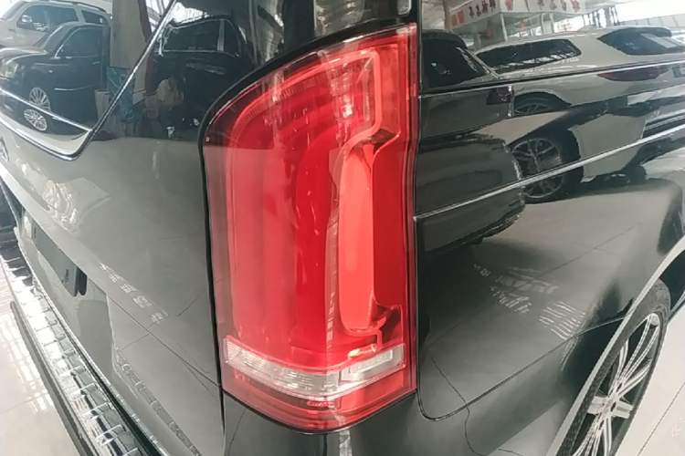 Used Mercedes-Benz V-Class 2022 V 260 L Long-wheelbase Luxury Edition Right Rear Taillight