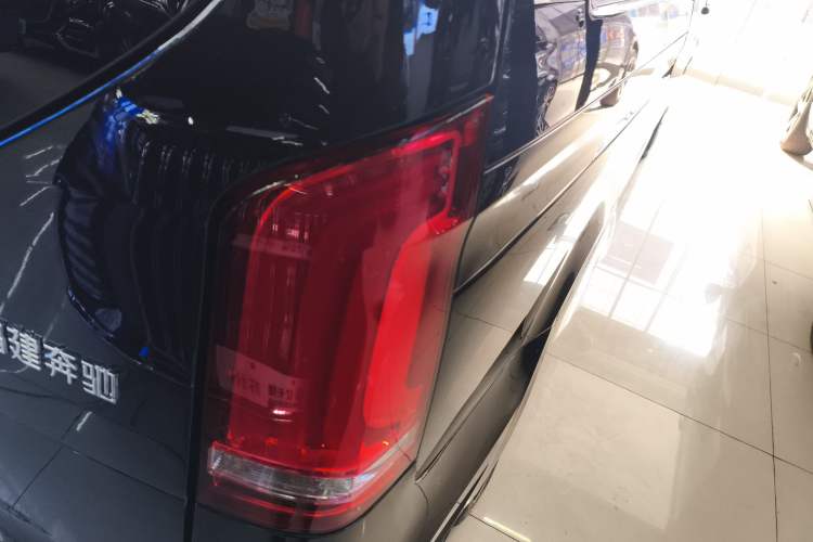 Used Mercedes-Benz V-Class 2022 V 260 L Long-wheelbase Luxury Edition Right Rear Taillight