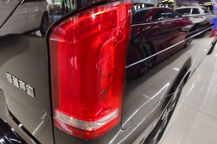 Used Mercedes-Benz V-Class 2022 V 260 L Long Wheelbase Prestige Edition Right Rear Taillight