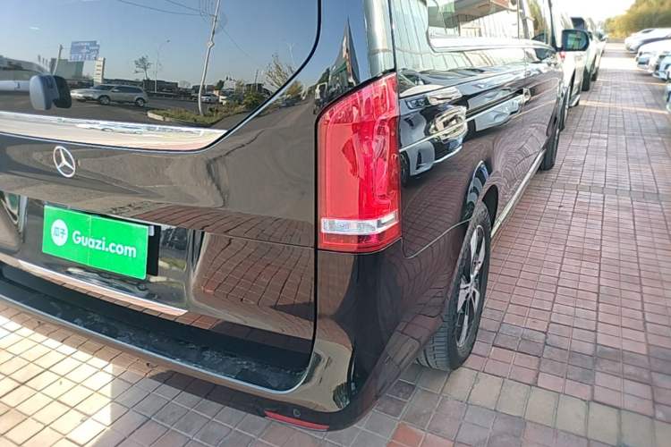 Used Mercedes-Benz V-Class 2022 V 260 L Long Wheelbase Prestige Edition Right Rear Taillight