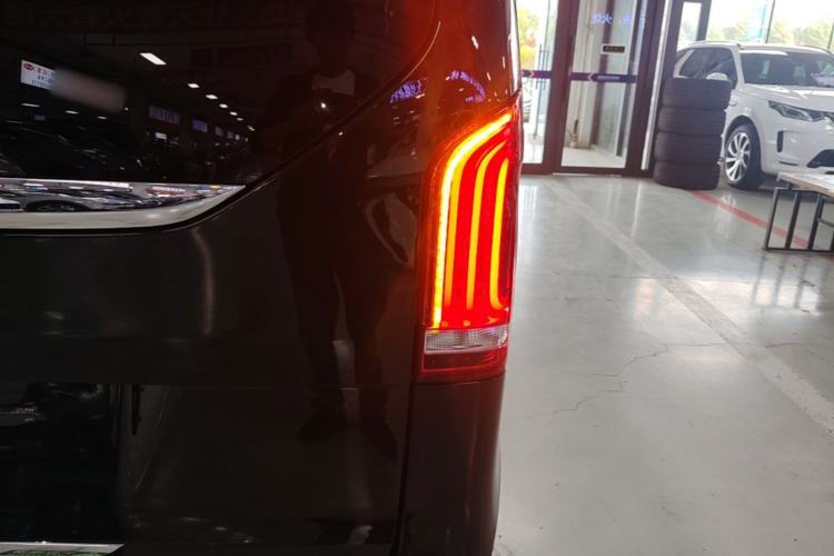 Used Mercedes-Benz V-Class 2022 V 260 L Long Wheelbase Prestige Edition Right Rear Taillight