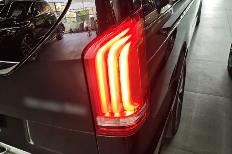 Used Mercedes-Benz V-Class 2022 V 260 Avantgarde Edition Right Rear Taillight