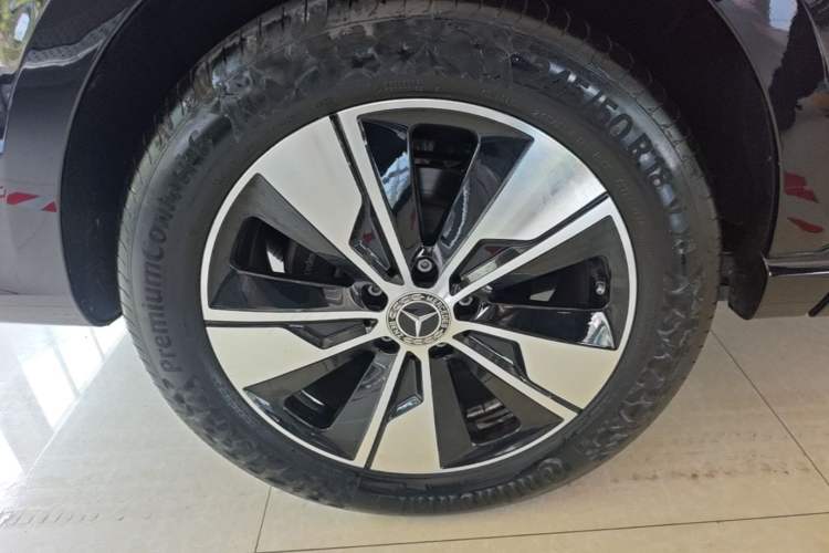 Used Mercedes-Benz V-Class 2022 V 260 Prestige Edition Right Rear Wheel Hub