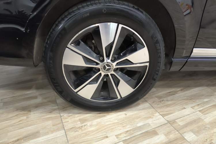 Used Mercedes-Benz V-Class 2022 V 260 Prestige Edition Right Rear Wheel Hub