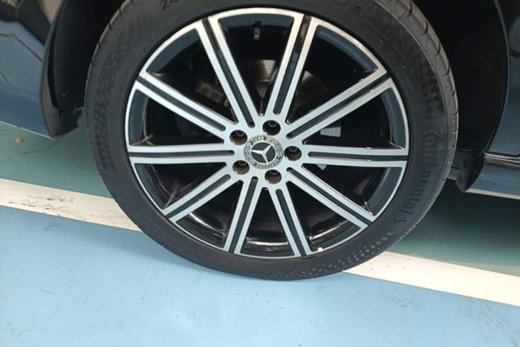 Used Mercedes-Benz V-Class 2022 V 260 L Long-wheelbase Luxury Edition Right Rear Wheel Hub