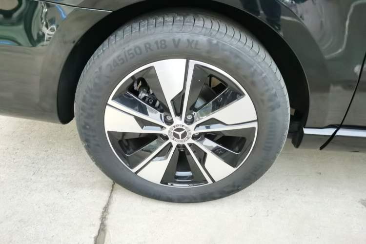 Used Mercedes-Benz V-Class 2022 V 260 Prestige Edition Right Rear Wheel Hub