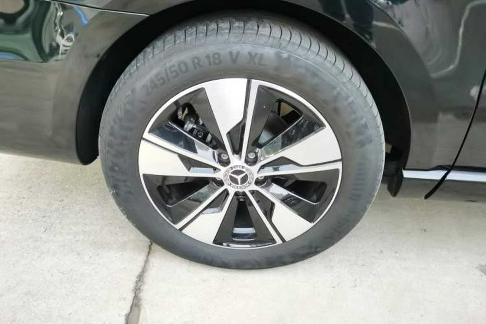 Used Mercedes-Benz V-Class 2022 V 260 Prestige Edition Right Rear Wheel Hub