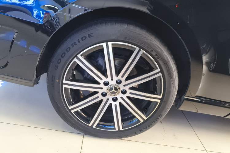 Used Mercedes-Benz V-Class 2022 V 260 L Long-wheelbase Luxury Edition Right Rear Wheel Hub