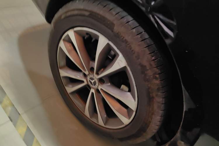 Used Mercedes-Benz V-Class 2022 V 260 Avantgarde Edition Right Rear Wheel Hub